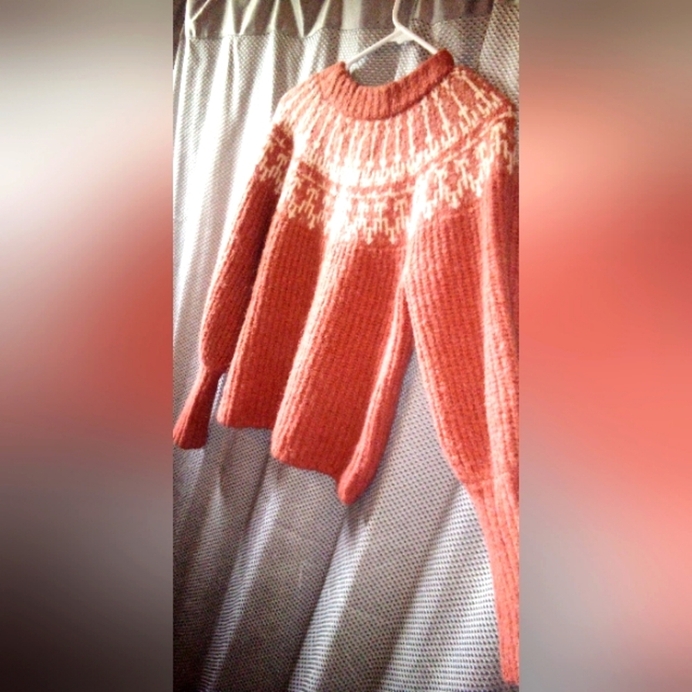 Universal Threads Sweater - Picture 3 of 5